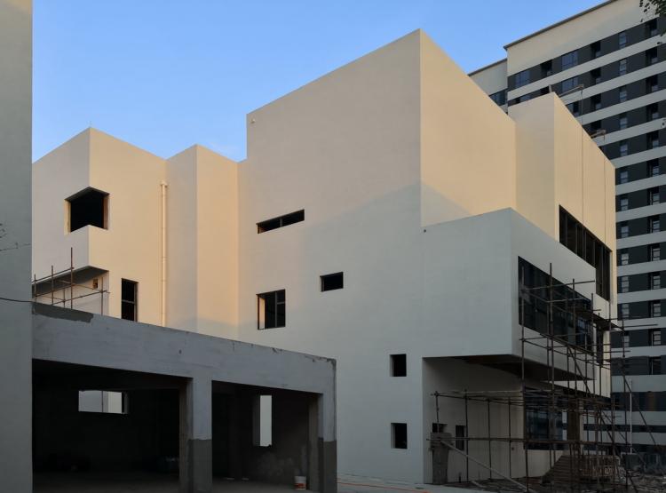 BIM建筑|夹缝中自然生长:中国.葫芦岛德邻堂产业楼设计实践 / DJ+建筑设计事务所 BIM建筑|夹缝中自然生长:中国.葫芦岛德邻堂产业楼设计实践 / DJ+建筑设计事务所