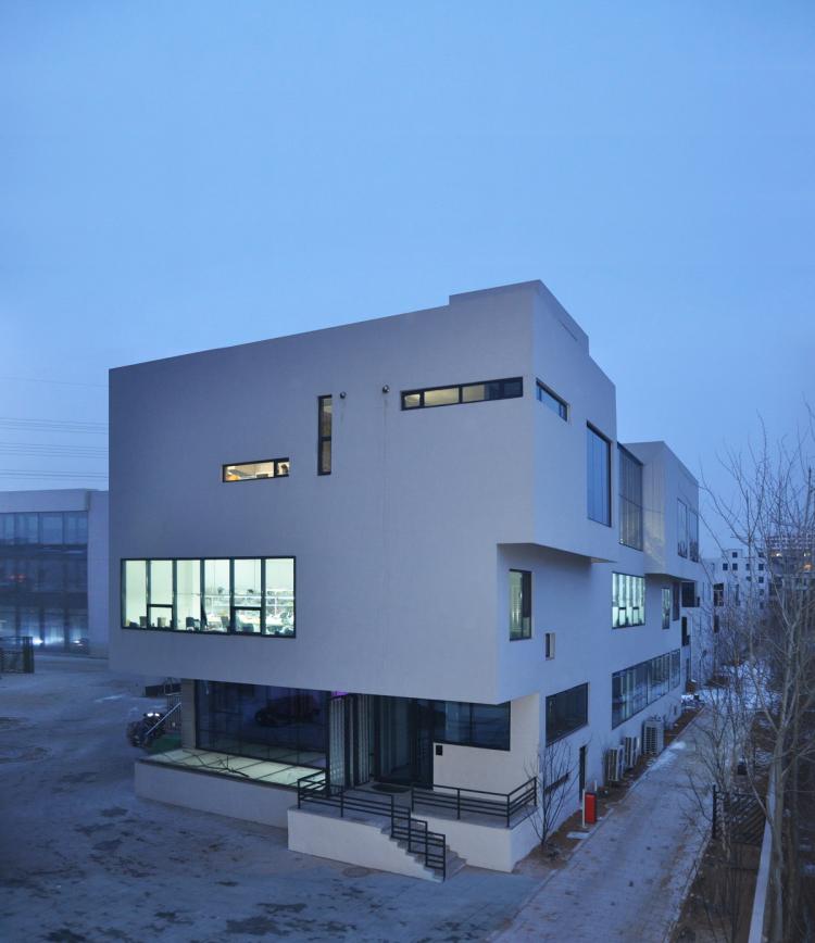 BIM建筑|夹缝中自然生长:中国.葫芦岛德邻堂产业楼设计实践 / DJ+建筑设计事务所 BIM建筑|夹缝中自然生长:中国.葫芦岛德邻堂产业楼设计实践 / DJ+建筑设计事务所