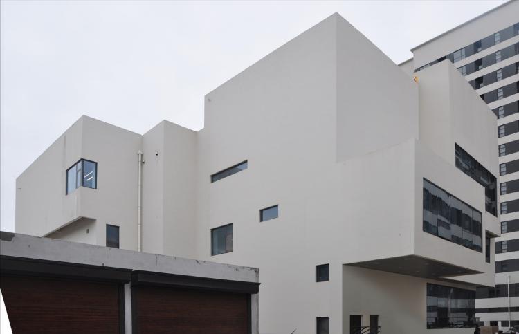 BIM建筑|夹缝中自然生长:中国.葫芦岛德邻堂产业楼设计实践 / DJ+建筑设计事务所 BIM建筑|夹缝中自然生长:中国.葫芦岛德邻堂产业楼设计实践 / DJ+建筑设计事务所