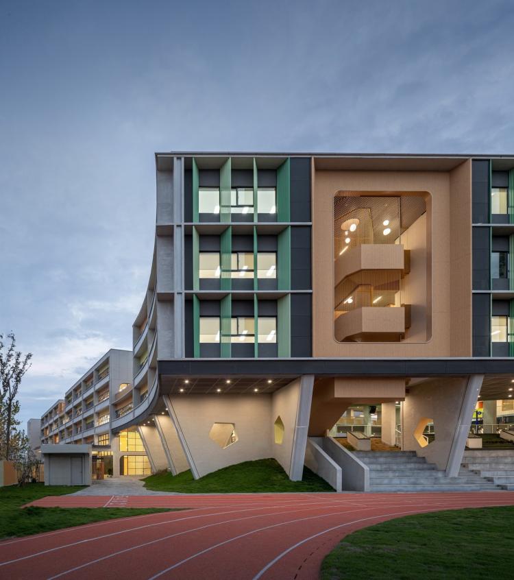 BIM建筑|秩序的启迪——上海市高安路第一小学华展校区 / 山水秀建筑事务所 BIM建筑|秩序的启迪——上海市高安路第一小学华展校区 / 山水秀建筑事务所