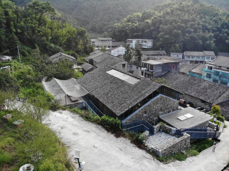 BIM建筑|小岙中通文化驿站:古朴村落中悠然而居 / 众生设计 BIM建筑|小岙中通文化驿站:古朴村落中悠然而居 / 众生设计