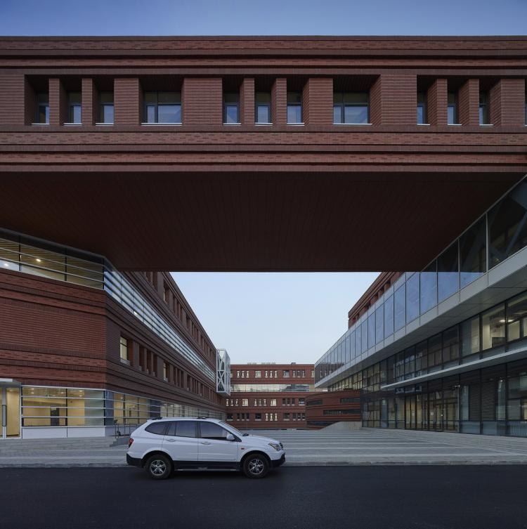 BIM建筑|向内与“内向”——中国农业大学植保楼 / 天津大学设计总院·顾志宏工作室 BIM建筑|向内与“内向”——中国农业大学植保楼 / 天津大学设计总院·顾志宏工作室