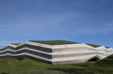 BIM建筑|乔治·赫马拉泽设计折叠混凝土咖啡厂-BIM建筑网