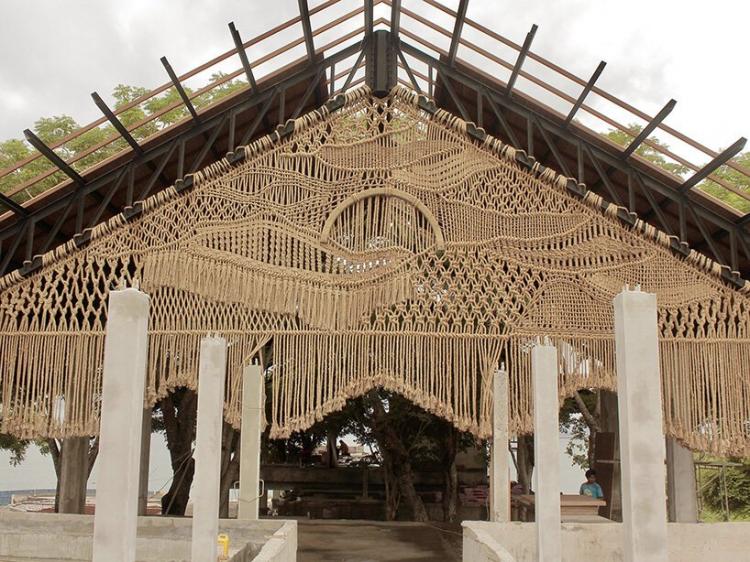 BIM建筑|巴厘岛海边的流苏“披风” ,传统手工艺的温度 / Agnes Hansella BIM建筑|巴厘岛海边的流苏“披风” ,传统手工艺的温度 / Agnes Hansella