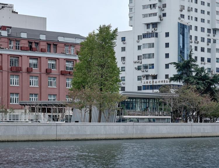 BIM建筑|上海苏州河中石化加油站改造 / 同济原作设计工作室 BIM建筑|上海苏州河中石化加油站改造 / 同济原作设计工作室