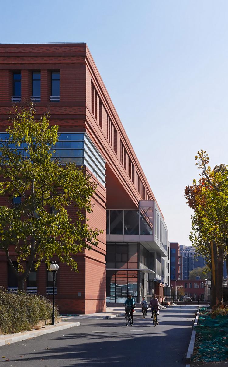 BIM建筑|向内与“内向”——中国农业大学植保楼 / 天津大学设计总院·顾志宏工作室 BIM建筑|向内与“内向”——中国农业大学植保楼 / 天津大学设计总院·顾志宏工作室