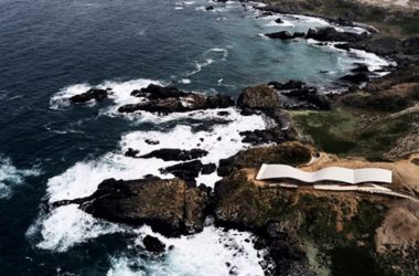 BIM建筑|西泽立卫在智利设计波浪状混凝土屋顶度假屋-BIM建筑网