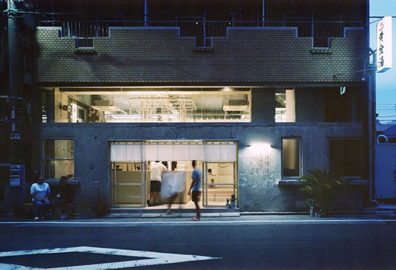 BIM建筑|“计划建筑”用瓷砖和冈田石翻新传统浴室 BIM建筑|“计划建筑”用瓷砖和冈田石翻新传统浴室