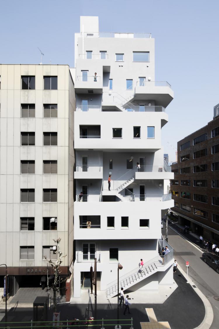 BIM建筑|荒川大厦,交叠楼梯以纯“凹造型”的居住办公大厦 / 日建设计 BIM建筑|荒川大厦,交叠楼梯以纯“凹造型”的居住办公大厦 / 日建设计