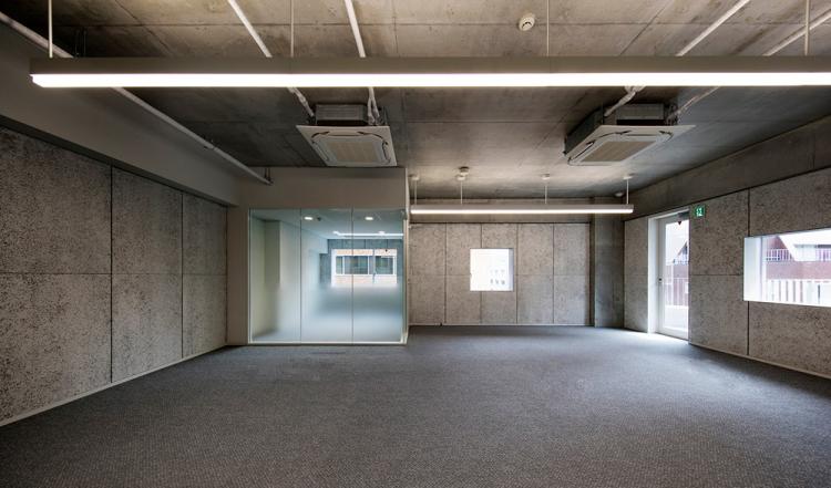 BIM建筑|荒川大厦,交叠楼梯以纯“凹造型”的居住办公大厦 / 日建设计 BIM建筑|荒川大厦,交叠楼梯以纯“凹造型”的居住办公大厦 / 日建设计