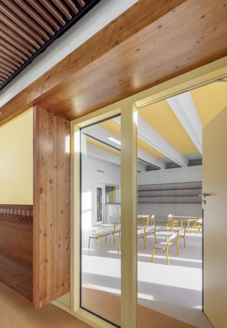 BIM建筑|马赛矿石小学‘Antoine de Ruffi“,雕塑般外表下隐藏温暖小舒适 建筑鉴赏 第26张-BIM建筑网 BIM建筑|马赛矿石小学‘Antoine de Ruffi“,雕塑般外表下隐藏温暖小舒适 建筑鉴赏 第26张
