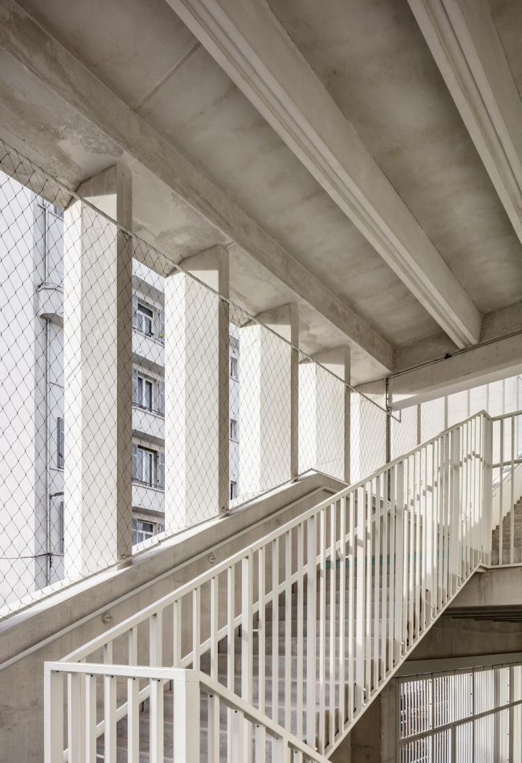 BIM建筑|马赛矿石小学‘Antoine de Ruffi“,雕塑般外表下隐藏温暖小舒适 建筑鉴赏 第21张-BIM建筑网 BIM建筑|马赛矿石小学‘Antoine de Ruffi“,雕塑般外表下隐藏温暖小舒适 建筑鉴赏 第21张