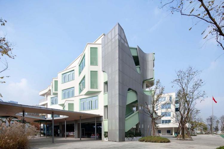 BIM建筑|成都麓湖哈密尔顿小学与幼儿园 / 非寻建筑 建筑鉴赏 第16张-BIM建筑网 BIM建筑|成都麓湖哈密尔顿小学与幼儿园 / 非寻建筑 建筑鉴赏 第16张