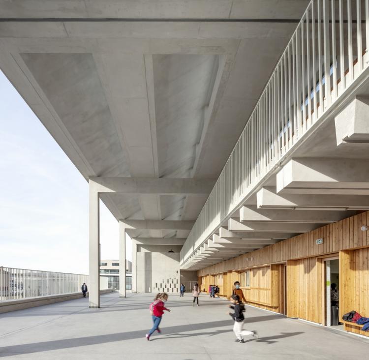 BIM建筑|马赛矿石小学‘Antoine de Ruffi“,雕塑般外表下隐藏温暖小舒适 建筑鉴赏 第14张-BIM建筑网 BIM建筑|马赛矿石小学‘Antoine de Ruffi“,雕塑般外表下隐藏温暖小舒适 建筑鉴赏 第14张