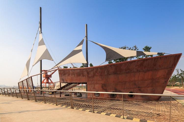 BIM建筑|江阴市滨江公园 中国,江苏 / BAU建筑与城市设计事务所 建筑鉴赏 第15张-BIM建筑网 BIM建筑|江阴市滨江公园 中国,江苏 / BAU建筑与城市设计事务所 建筑鉴赏 第15张