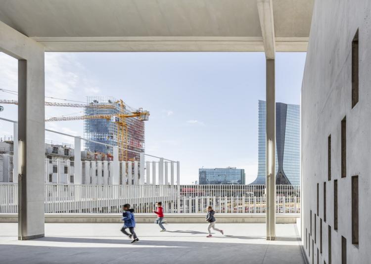 BIM建筑|马赛矿石小学‘Antoine de Ruffi“,雕塑般外表下隐藏温暖小舒适 建筑鉴赏 第11张-BIM建筑网 BIM建筑|马赛矿石小学‘Antoine de Ruffi“,雕塑般外表下隐藏温暖小舒适 建筑鉴赏 第11张