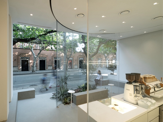 BIM建筑|蓝色建筑工作室为上海咖啡厅增加U形玻璃框 BIM视界 第3张-BIM建筑网 BIM建筑|蓝色建筑工作室为上海咖啡厅增加U形玻璃框 BIM视界 第3张