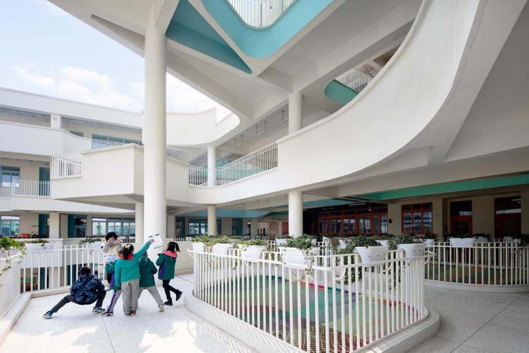 BIM建筑|成都麓湖哈密尔顿小学与幼儿园 / 非寻建筑 建筑鉴赏 第21张-BIM建筑网 BIM建筑|成都麓湖哈密尔顿小学与幼儿园 / 非寻建筑 建筑鉴赏 第21张