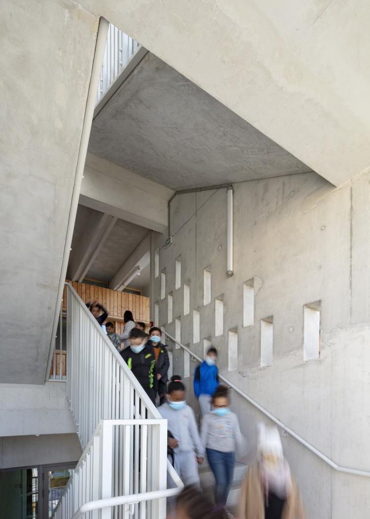 BIM建筑|马赛矿石小学‘Antoine de Ruffi“,雕塑般外表下隐藏温暖小舒适 建筑鉴赏 第16张-BIM建筑网 BIM建筑|马赛矿石小学‘Antoine de Ruffi“,雕塑般外表下隐藏温暖小舒适 建筑鉴赏 第16张