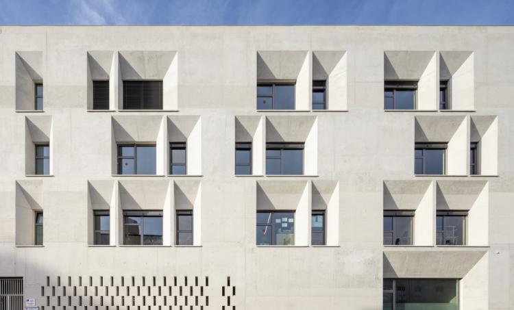 BIM建筑|马赛矿石小学‘Antoine de Ruffi“,雕塑般外表下隐藏温暖小舒适 建筑鉴赏 第19张-BIM建筑网 BIM建筑|马赛矿石小学‘Antoine de Ruffi“,雕塑般外表下隐藏温暖小舒适 建筑鉴赏 第19张