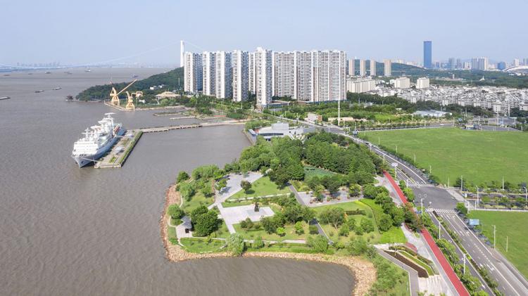 BIM建筑|江阴市滨江公园 中国,江苏 / BAU建筑与城市设计事务所 建筑鉴赏 第6张-BIM建筑网 BIM建筑|江阴市滨江公园 中国,江苏 / BAU建筑与城市设计事务所 建筑鉴赏 第6张