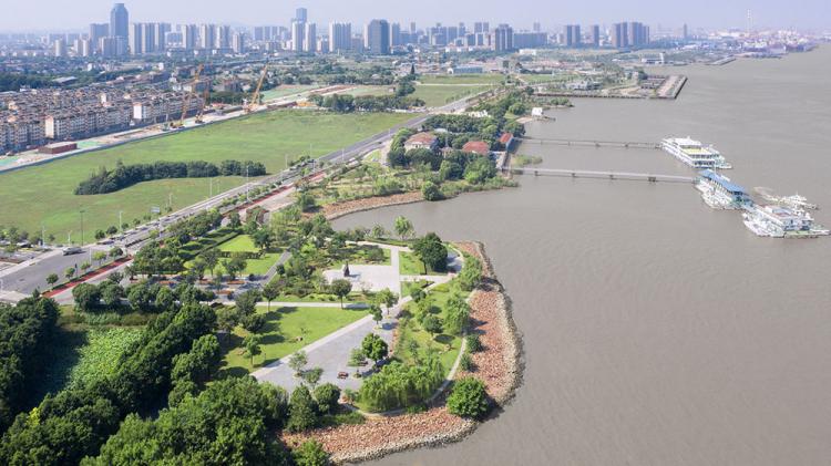 BIM建筑|江阴市滨江公园 中国,江苏 / BAU建筑与城市设计事务所 建筑鉴赏 第4张-BIM建筑网 BIM建筑|江阴市滨江公园 中国,江苏 / BAU建筑与城市设计事务所 建筑鉴赏 第4张
