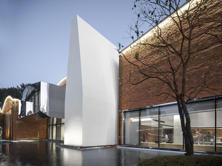 BIM建筑|贵阳轴承厂改造:一次建构城市生活系统的尝试 | XAA建筑事务所詹涛工作室 建筑鉴赏 第19张-BIM建筑网 BIM建筑|贵阳轴承厂改造:一次建构城市生活系统的尝试 | XAA建筑事务所詹涛工作室 建筑鉴赏 第19张