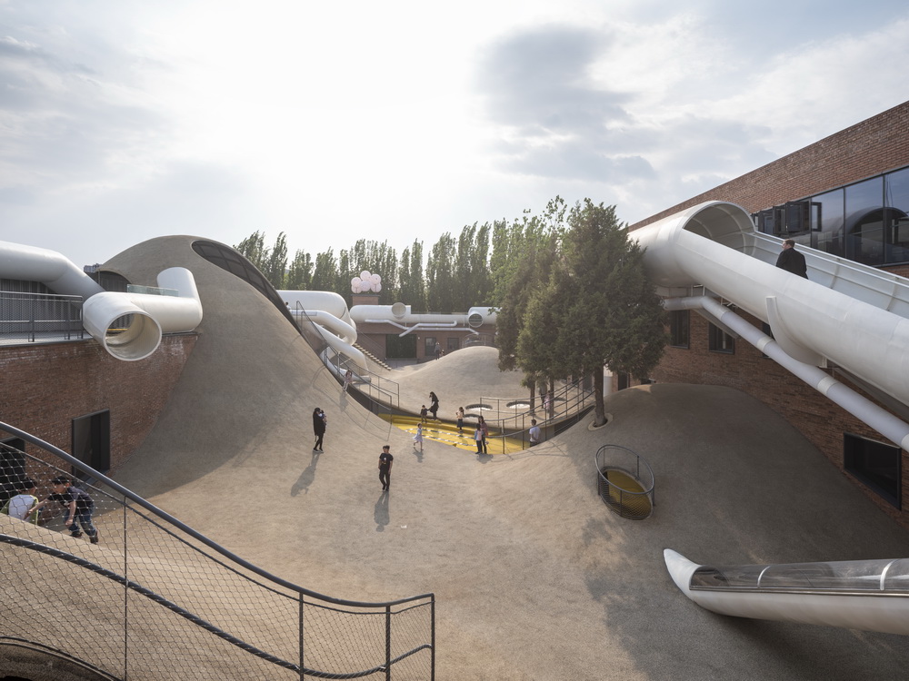 BIM建筑|山丘屋面和管道滑梯:The Playscape儿童成长中心/waa未觉建筑 BIM建筑|山丘屋面和管道滑梯:The Playscape儿童成长中心/waa未觉建筑