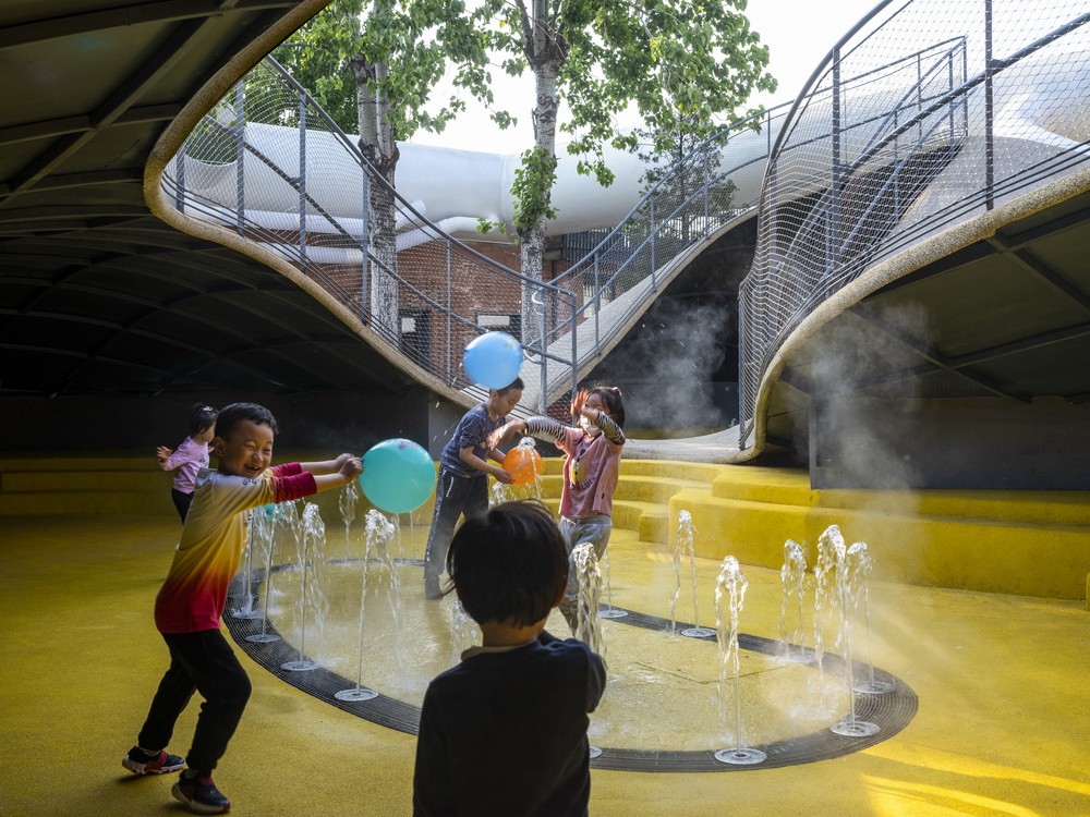 BIM建筑|山丘屋面和管道滑梯:The Playscape儿童成长中心/waa未觉建筑 BIM建筑|山丘屋面和管道滑梯:The Playscape儿童成长中心/waa未觉建筑