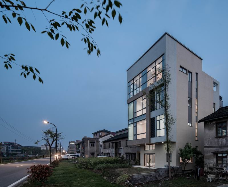 BIM建筑|登上福布斯的建筑师,用70w造出400平的“梯田之家” / 丰间建筑事务所 BIM建筑|登上福布斯的建筑师,用70w造出400平的“梯田之家” / 丰间建筑事务所
