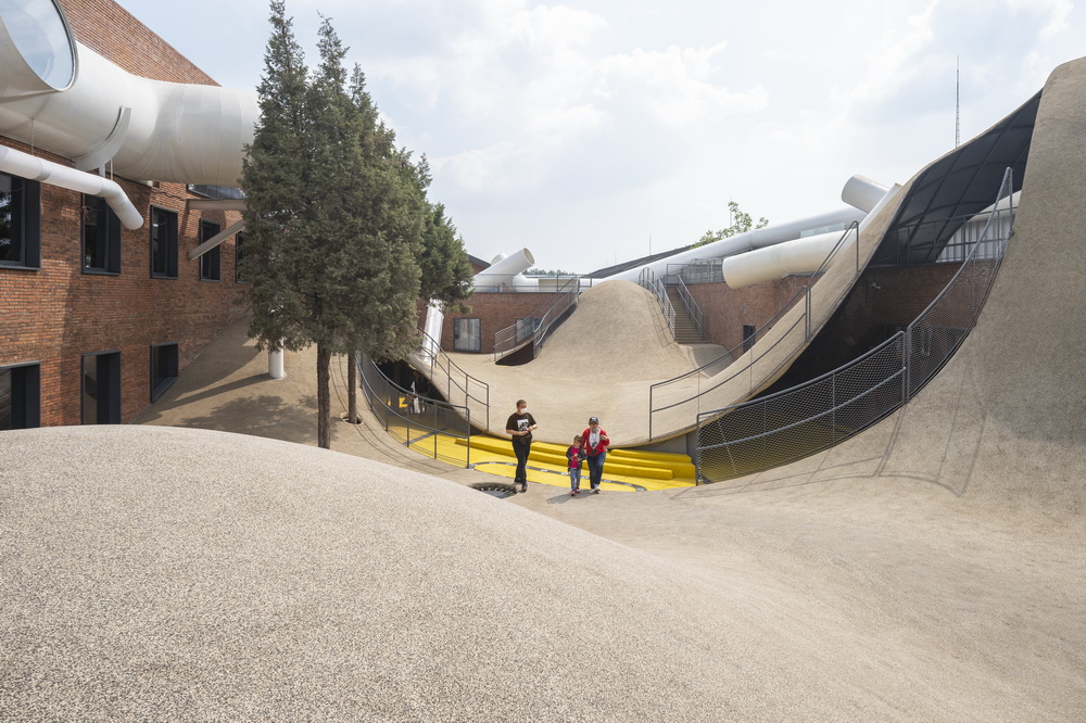 BIM建筑|山丘屋面和管道滑梯:The Playscape儿童成长中心/waa未觉建筑 BIM建筑|山丘屋面和管道滑梯:The Playscape儿童成长中心/waa未觉建筑