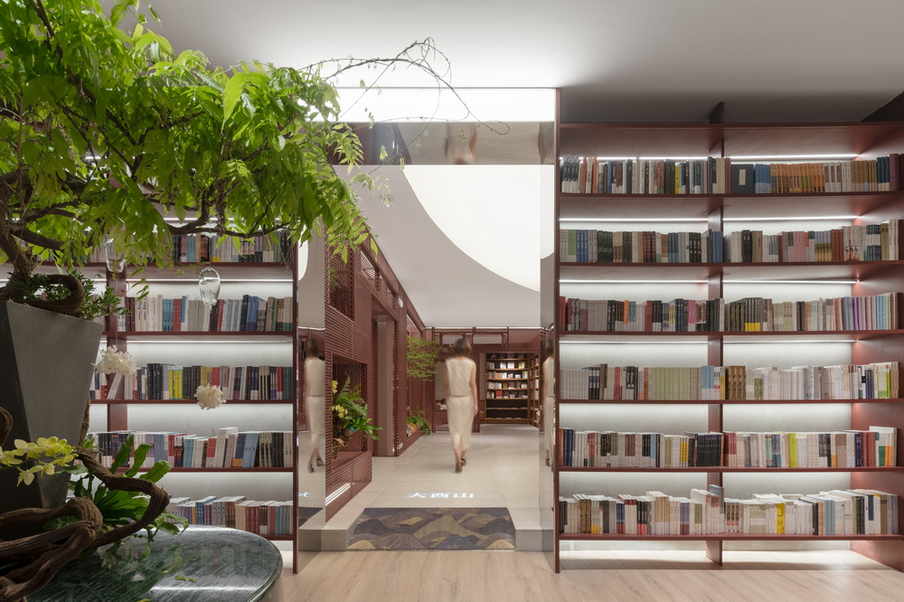BIM建筑|将大酉山和小酉山藏于让努维尔的红色街道中/Wutopia Lab·俞挺 BIM建筑|将大酉山和小酉山藏于让努维尔的红色街道中/Wutopia Lab·俞挺