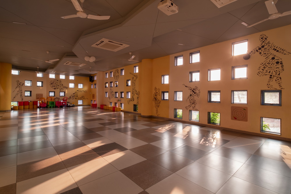 BIM建筑|灵感来源于动画片里的三角奶酪!/SferaBlu Architects BIM建筑|灵感来源于动画片里的三角奶酪!/SferaBlu Architects