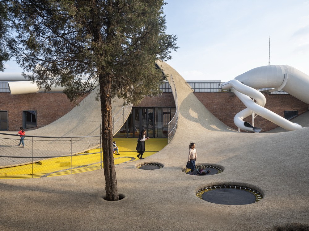 BIM建筑|山丘屋面和管道滑梯:The Playscape儿童成长中心/waa未觉建筑 BIM建筑|山丘屋面和管道滑梯:The Playscape儿童成长中心/waa未觉建筑