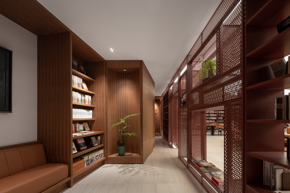 BIM建筑|将大酉山和小酉山藏于让努维尔的红色街道中/Wutopia Lab·俞挺 BIM建筑|将大酉山和小酉山藏于让努维尔的红色街道中/Wutopia Lab·俞挺