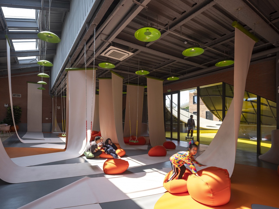 BIM建筑|山丘屋面和管道滑梯:The Playscape儿童成长中心/waa未觉建筑 BIM建筑|山丘屋面和管道滑梯:The Playscape儿童成长中心/waa未觉建筑