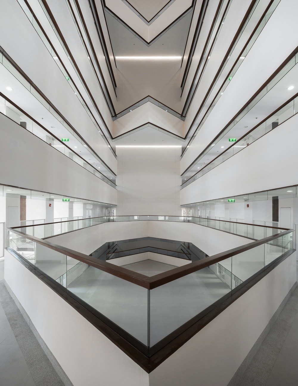 BIM建筑|白衣天使的架空中庭宿舍楼/Plan Architect BIM建筑|白衣天使的架空中庭宿舍楼/Plan Architect