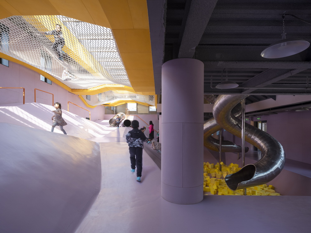 BIM建筑|山丘屋面和管道滑梯:The Playscape儿童成长中心/waa未觉建筑 BIM建筑|山丘屋面和管道滑梯:The Playscape儿童成长中心/waa未觉建筑