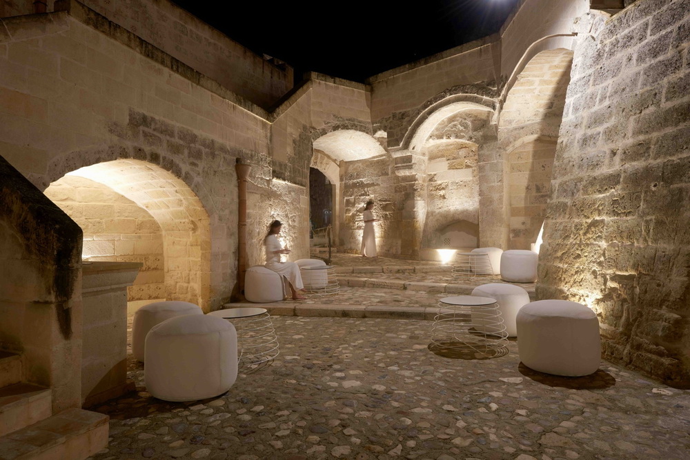 BIM建筑|Aquatio 洞穴酒店与水疗中心 / Simone Micheli BIM建筑|Aquatio 洞穴酒店与水疗中心 / Simone Micheli