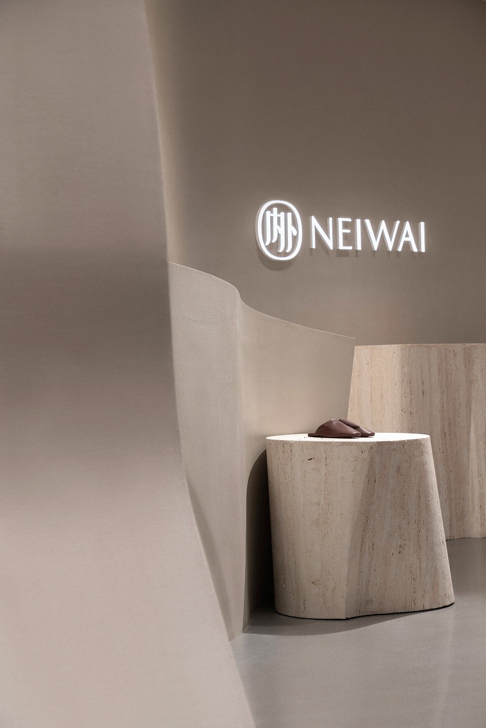 BIM建筑|表达女性之美的室内设计:NEIWAI旗舰店/Studiolite(SLT) BIM建筑|表达女性之美的室内设计:NEIWAI旗舰店/Studiolite(SLT)