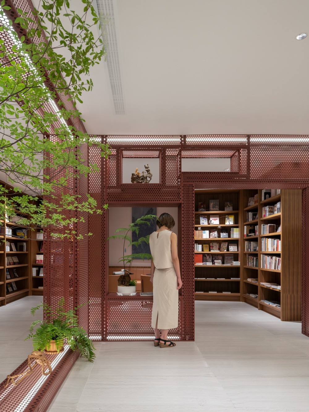 BIM建筑|将大酉山和小酉山藏于让努维尔的红色街道中/Wutopia Lab·俞挺 BIM建筑|将大酉山和小酉山藏于让努维尔的红色街道中/Wutopia Lab·俞挺