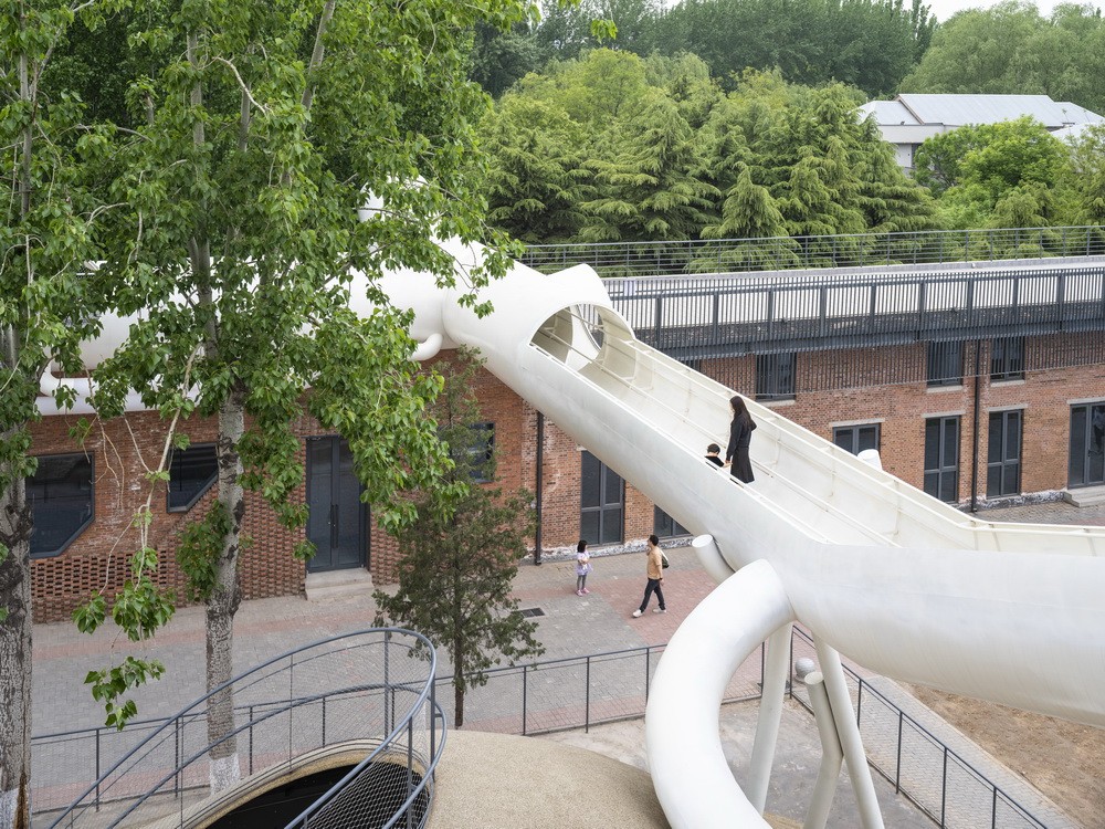 BIM建筑|山丘屋面和管道滑梯:The Playscape儿童成长中心/waa未觉建筑 BIM建筑|山丘屋面和管道滑梯:The Playscape儿童成长中心/waa未觉建筑