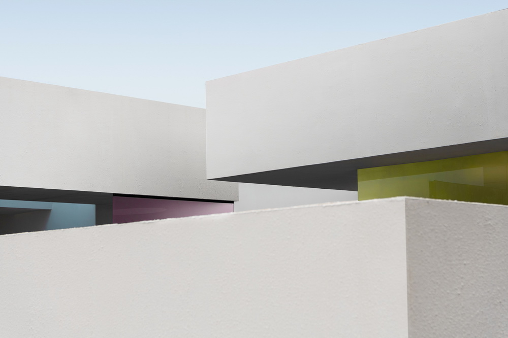 BIM建筑|将至上主义绘画转译成三维空间:层岩叠影展厅/朴居设计研究室 BIM建筑|将至上主义绘画转译成三维空间:层岩叠影展厅/朴居设计研究室