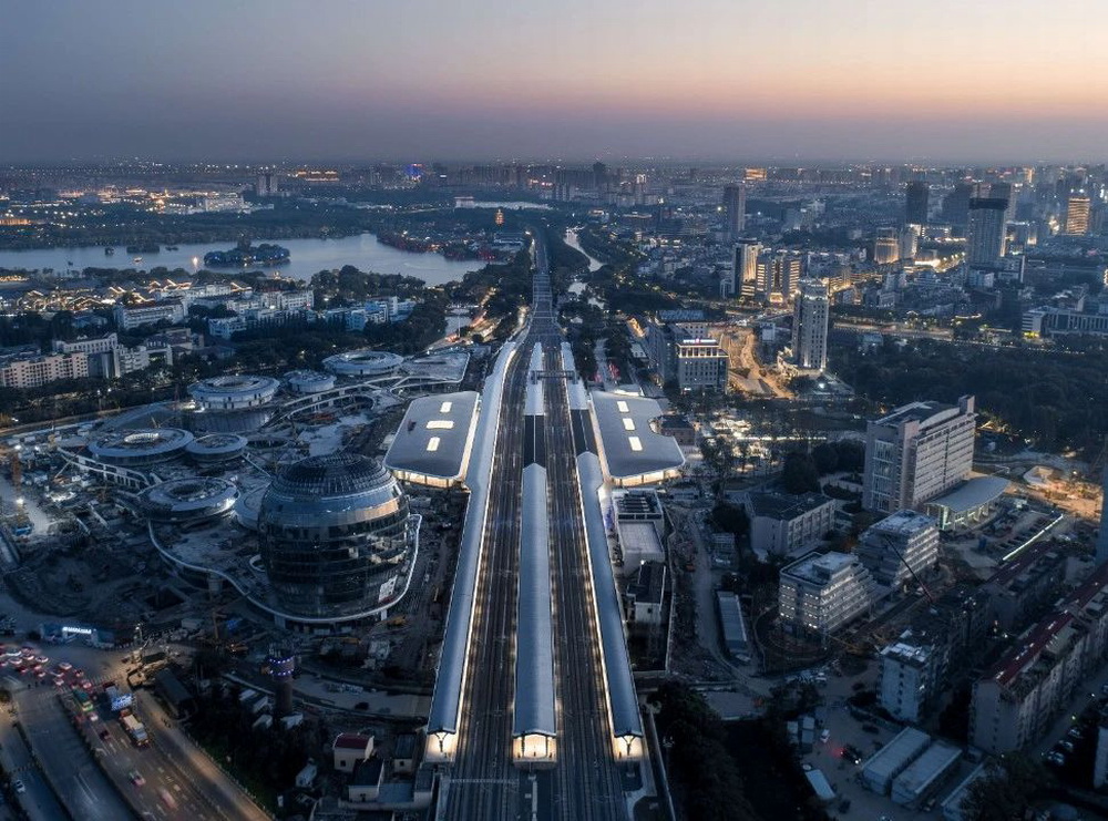 BIM建筑|“森林中的火车站”:嘉兴火车站启用通车/MAD BIM建筑|“森林中的火车站”:嘉兴火车站启用通车/MAD