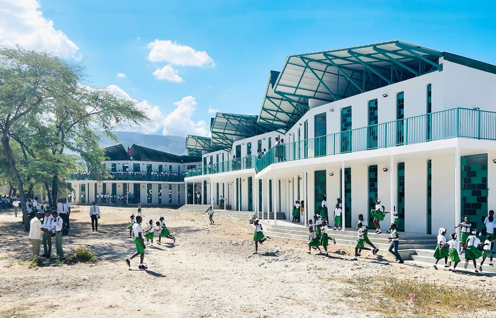 BIM建筑|模块化校园建设,回应场地环境与成本限制/Studio PHH Architects BIM建筑|模块化校园建设,回应场地环境与成本限制/Studio PHH Architects
