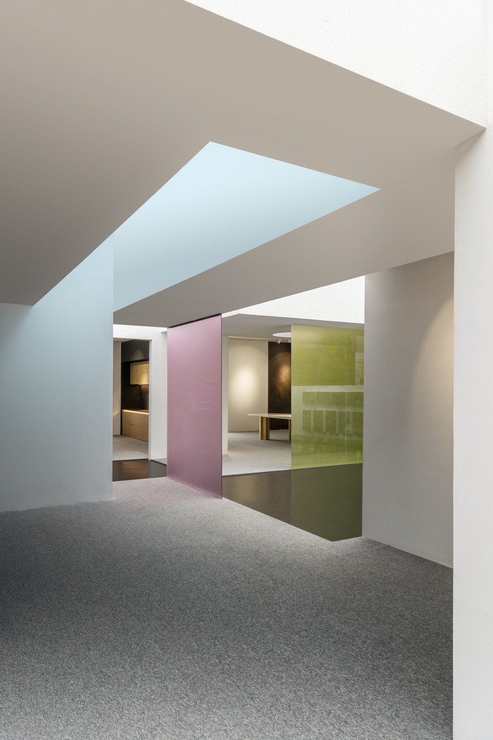 BIM建筑|将至上主义绘画转译成三维空间:层岩叠影展厅/朴居设计研究室 BIM建筑|将至上主义绘画转译成三维空间:层岩叠影展厅/朴居设计研究室