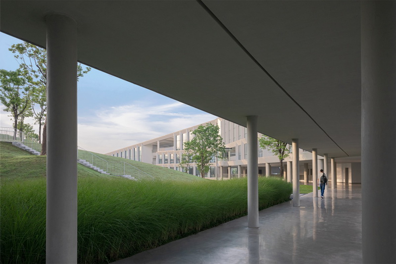 BIM建筑|顺势而为的空间赋形,浙江建德空港航空产学研基地/gad杰地设计 BIM建筑|顺势而为的空间赋形,浙江建德空港航空产学研基地/gad杰地设计