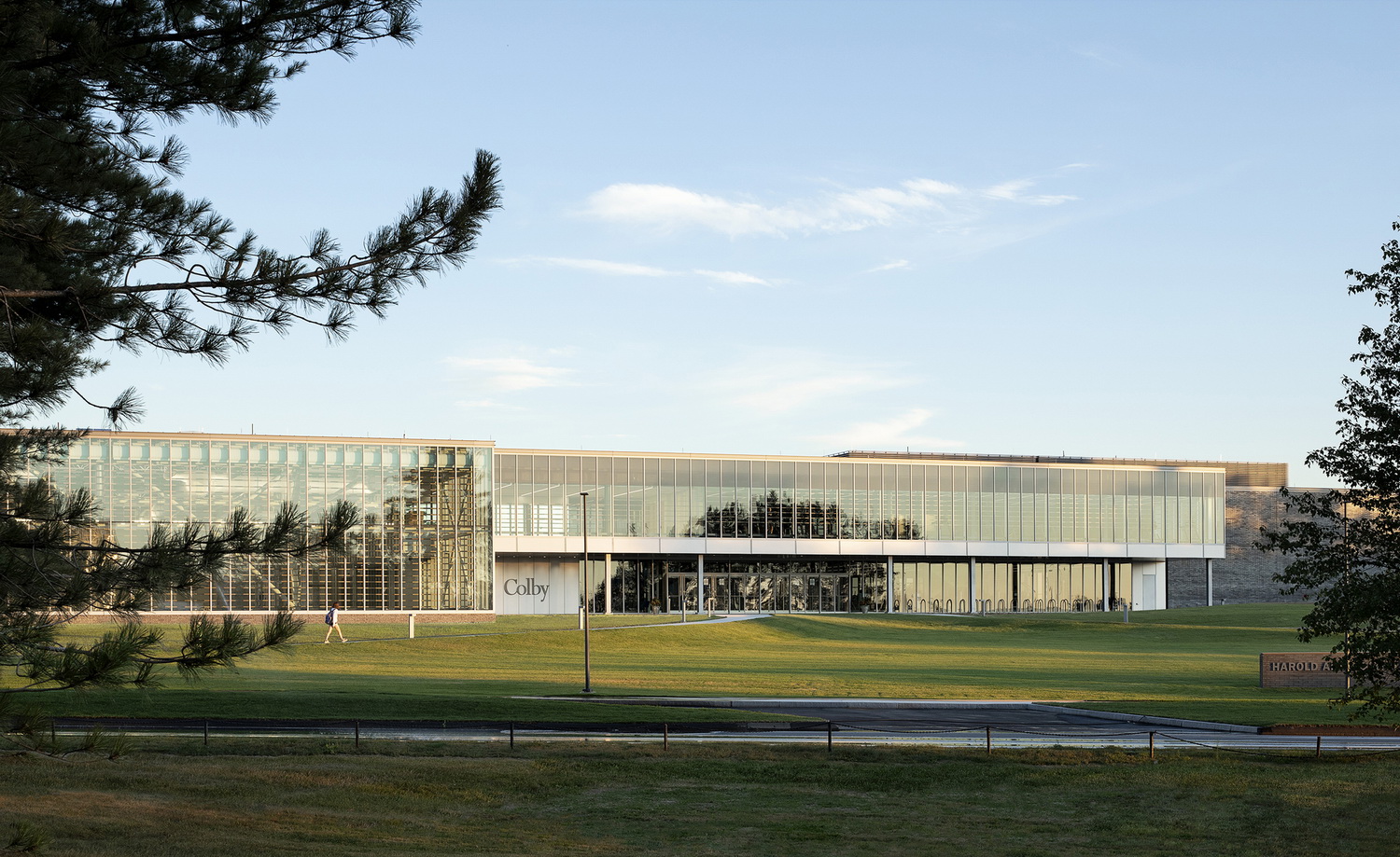 BIM建筑|白色方块-科尔比学院体育娱乐中心 Harold Alfond / Hopkins Architects + Sasaki BIM建筑|白色方块-科尔比学院体育娱乐中心 Harold Alfond / Hopkins Architects + Sasaki