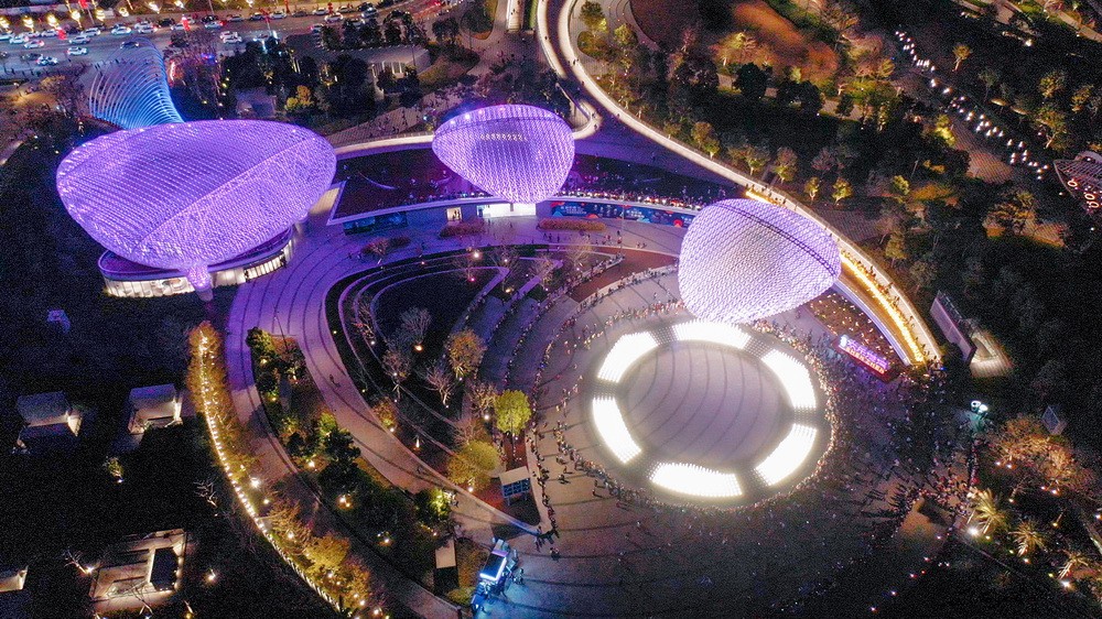 BIM建筑|点亮都市“明珠”:深圳宝安欢乐港湾东岸集群建筑设计 / Laguarda.Low Architects BIM建筑|点亮都市“明珠”:深圳宝安欢乐港湾东岸集群建筑设计 / Laguarda.Low Architects