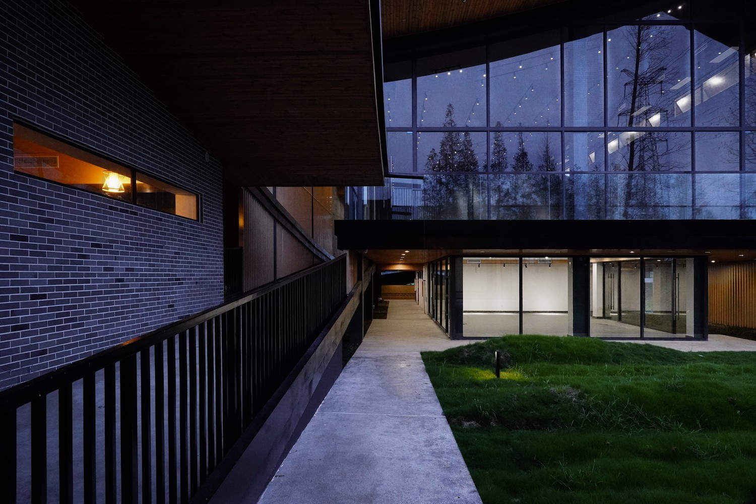 BIM建筑|最好的粮油在田间——耕田上的院子,村落中的乐园/小隐建筑事务所 BIM建筑|最好的粮油在田间——耕田上的院子,村落中的乐园/小隐建筑事务所